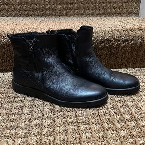 Ecco size 39 zip moto boot